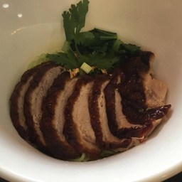 บะหมี่หยกเป็ดย่าง