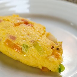 ข้าวไข่ม้วนทรงเครื่อง