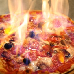 Pizza DIABLA   ( FLAMBE )