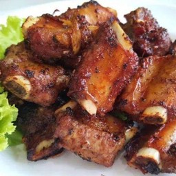 กระดูกหมูทอด