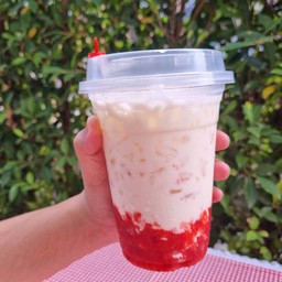 สตอเบอรี่นมสดเย็น