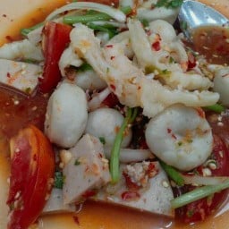 ก๋วยเตี๋ยวไก่มะระ&อาหารตามสั่งตลาดไร้กล้วย ศรีราชา