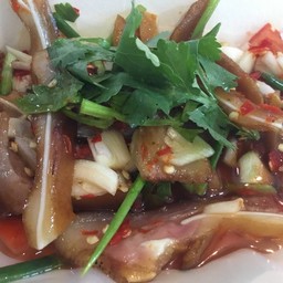 ยำหูหมูพะโล้(ไทยสไตล์)