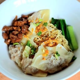 เกี๊ยวน้ำใสบะเต็ง