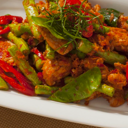 ข้าวหมูผัดพริกแกง