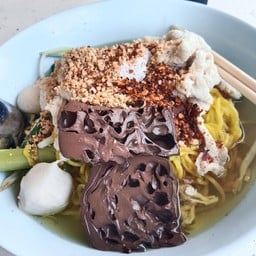 ก๋วยเตี๋ยวไก่มะระ หมูน้ำตก เจ้าเก่าแก่ อ.แกลง