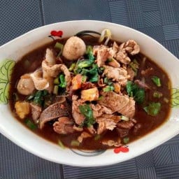 ก๋วยเตี๋ยวน้ำตกบ้านโภคิน