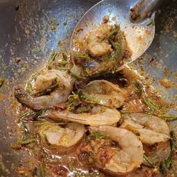 ยำกุ้งสด ซีฟู้ดพริกเผารสเด็ด
