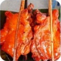 ชุดน้องติดสะโพก 2 ไม้ ข้าวเหนียว 1 ถุงน้ำจิ้มรสเด็ดเด็ด 1 ถุง