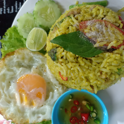 ข้าวแกงเขียวหวานรวมมิตรราดข้าว