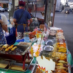 กระเพราะหมูสับ & ข้าวไข่ข้นแฮม 🍚🥚