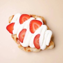 ขายดี!ครอฟเฟิลวิปครีมสตรอเบอรี่สด