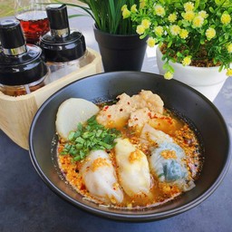 ก๋วยเตี๋ยวปากหม้อ หมูเด้ง (ต้มยำ)