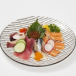 ข้าวหน้าปลาดิบรวม