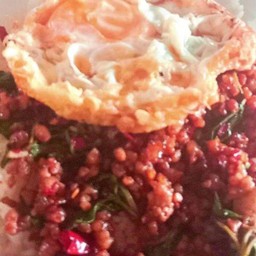 ข้าวผัดกระเพราหมูชิ้น+ใข่ดาว