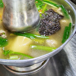 แกงจืดเต้าหู้หมูสับสาหร่ายทะเล