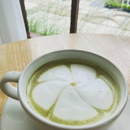 มัทฉะลาเต้ร้อน