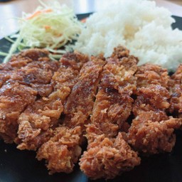 ข้าวหอม  กับ หมูทอดทงคัตสึ