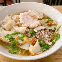ก๋วยเตี๋ยวหมูน้ำใส เส้น+เกี๊ยวหมู
