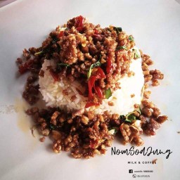 ข้าวไข่เจียวข้าวไก่ทอดน้องหนูดี 🍳
