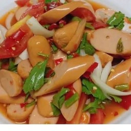 ยำไส้กรอก