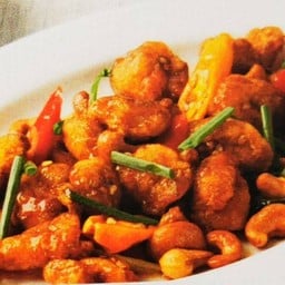 ไก่ผัดเม็ดมะม่วง