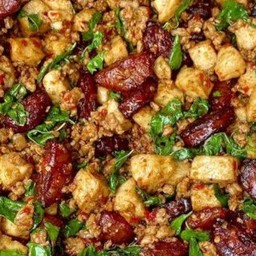 กระเพราหมูสับ+หมูยอ+กุนเชียง