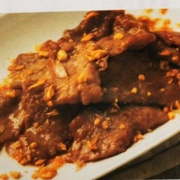 เนื้อทอดกระเทียม