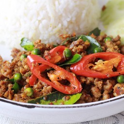 ข้าวราดคั่วกลิ้งหมูสับ