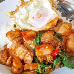 ข้าวกะเพราหมูกรอบ