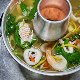 ต้มโป๊ะแตกรวมมิตรทะเล