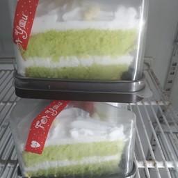 เค้กนมสดชิ้นใบเตย