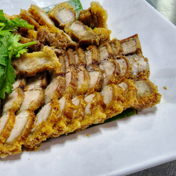 หมูกรอบ