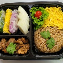 BH-101  ข้าวกล้องคลุกกะปิ+ไก่กระเทียม (อาหารสุขภาพ)