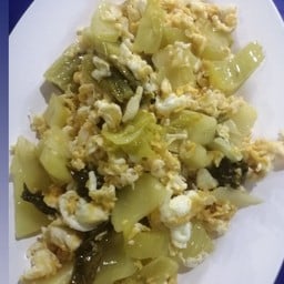 ผักกาดดองผัดไข่