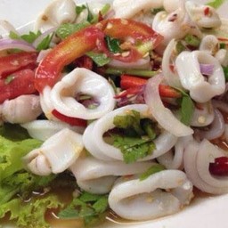 ยำปลาหมึก