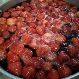 สตอเบอรี่ลอยแก้ว 3 กระปุก