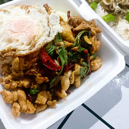 ไก่ผัดโหระพา