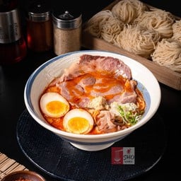 ราเมนสไปซี่สันคอชาชู - Spicy Pork Belly Chashu Ramen ( เบจ ทงคตสึซุป)