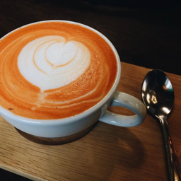 ชาไทยร้อน - Thai tea (Hot)