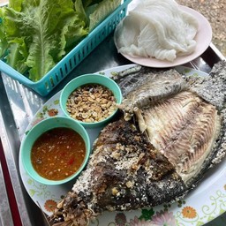 อิ่มคุ้มสุดนัวร์ปลาเผาตัวใหญ่มาก1ชุด+ยำทะเลสไตล์ตำนัวร์1+ปลาตัด35ชิ้น