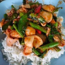 ผัดพริกแกง