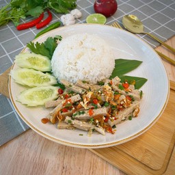 ข้าวหมูยออุบลผัดพริกเกลืิอ