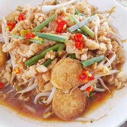 ผัดถั่วงอก เต้าหู้ไข่ (ราดข้าว)