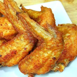 ปีกไก่ส่วนกลาง-ล่างทอดเกลือ 4ชิ้น