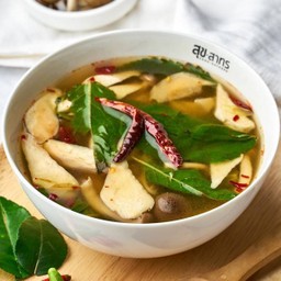 ต้มยำเห็ดเจ (กับข้าว)          Spicy mushroom Tom-Yam soup J