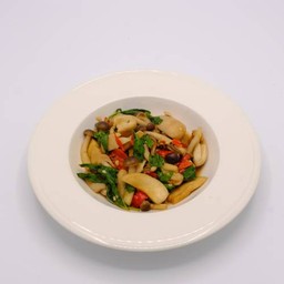 กะเพราเห็ด (กับข้าว)          Spicy mushroom and basil