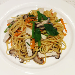 ผัดหมี่เจ    J Vegetarian fried noodles