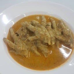 เกาเหลากะทิ ตีนไก่