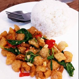 ข้าวกะเพรากากหมู